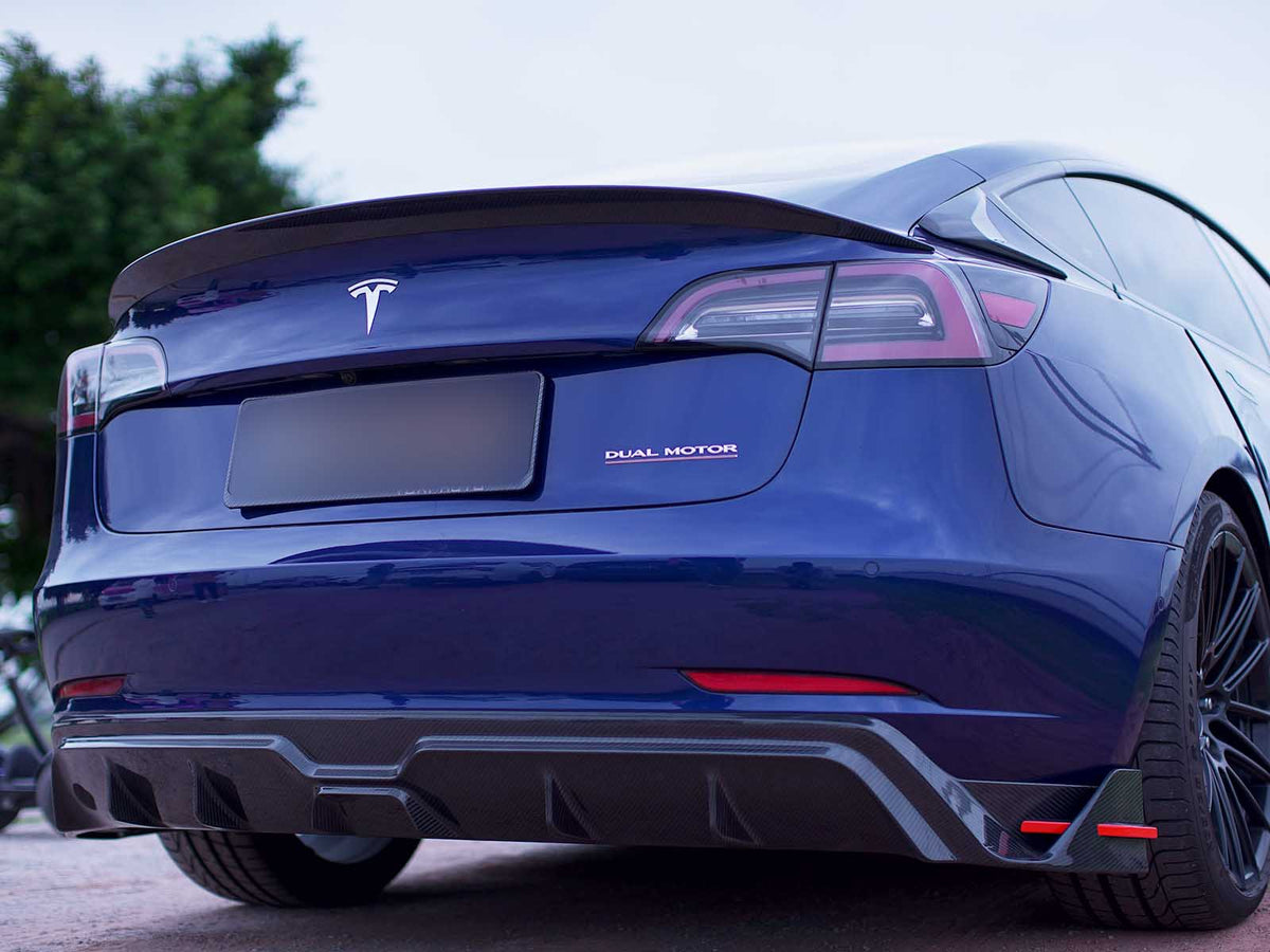ADRO : un kit carrosserie en carbone à 5 000 € pour améliorer l'efficience  des Tesla Model 3 et Y