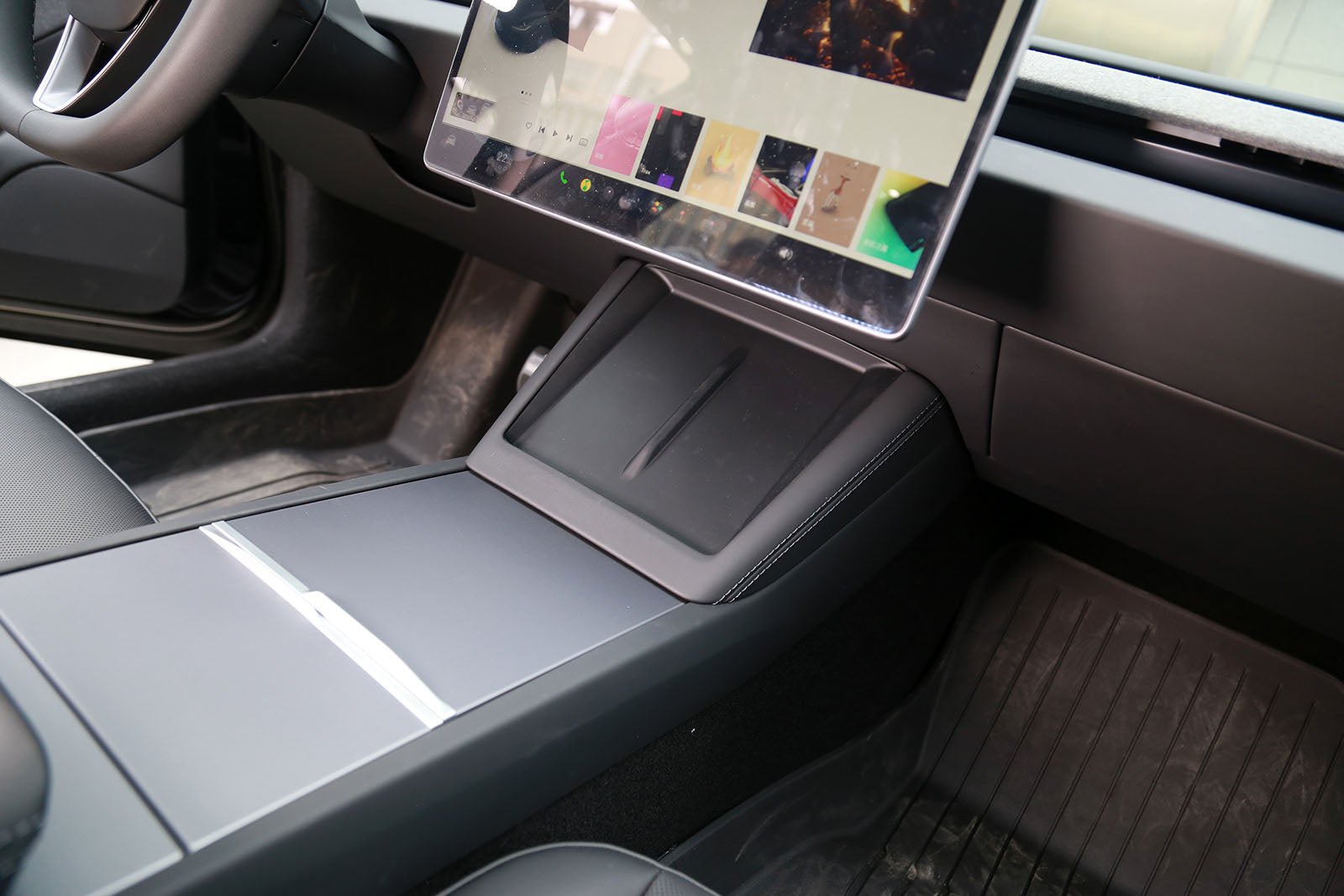 Tesla Model 3 (2024 Highland): Wireless Charging Pad Mat (Premium Silicone Rubber) - Torque Alliance