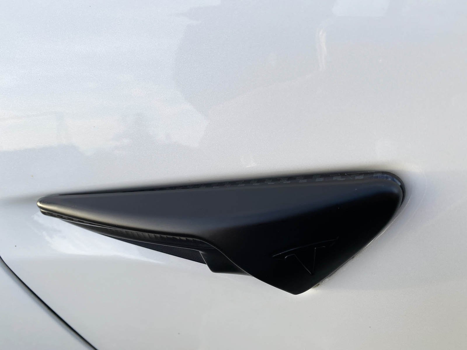 Model 3/S/X/Y: Side Fender Vent Camera Trim (2 pieces) - Torque Alliance