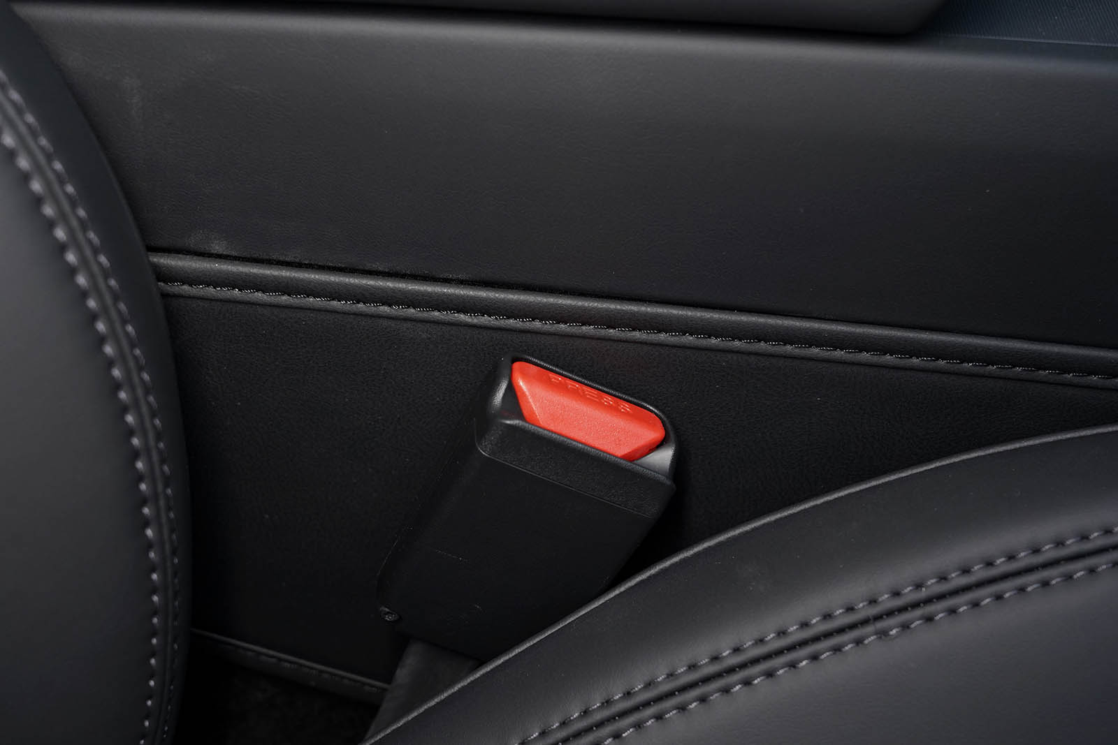 Tesla Model 3 (2024 Highland): Anti-kick Protection Mat for Center Console - Torque Alliance